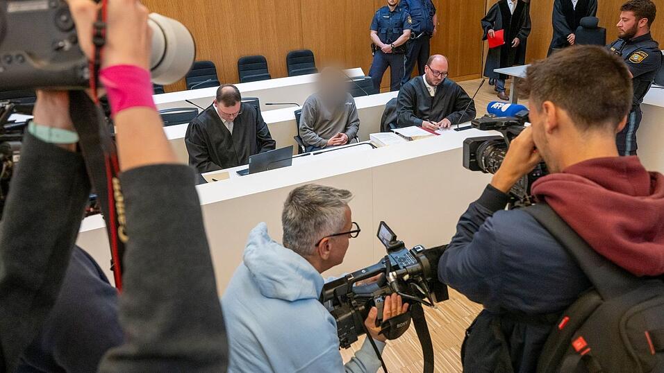 Die Angeklagten streiten die Vorwürfe ab. (Archivbild)