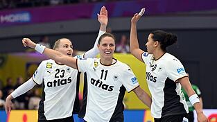 Xenia Smits (m) gehört zu den Führungsspielerinnen im DHB-Team.