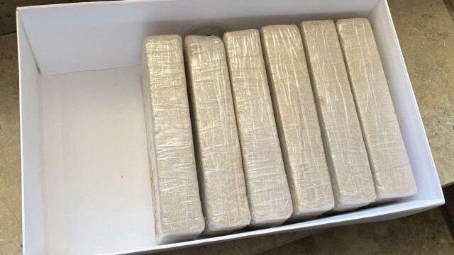 Kiloweise Heroin in Form von Brocken und Platten fanden die Einsatzkräfte bei den Durchsuchungen - in einem Fall satte 3,5 Kilo auf einmal.