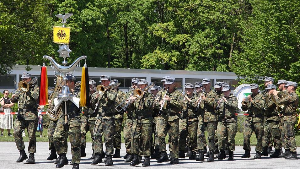 Das Gebirgsmusikkorps aus Garmisch-Partenkirchen gestaltete das Gelöbnis der Bundeswehr musikalisch.