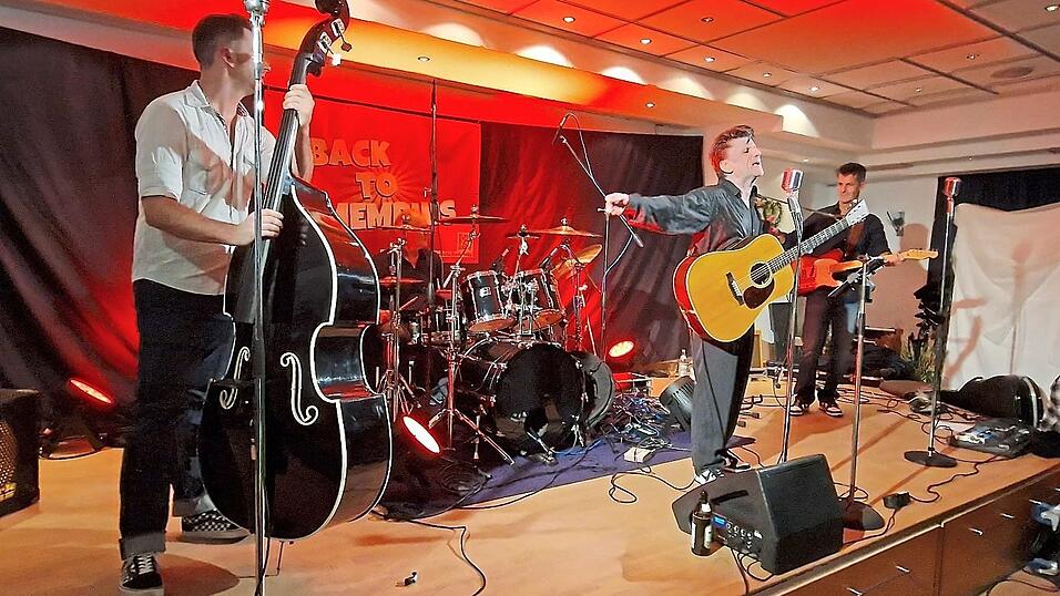 Die Band Back to Memphis spielte im Bürgersaal.