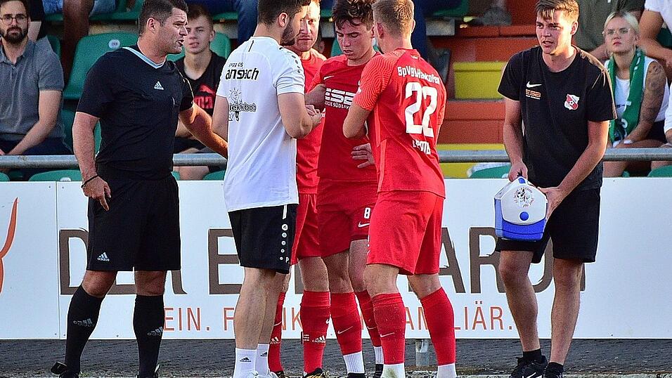 Die SpVgg Hankofen erkämpfte sich ein Unentschieden gegen die SpVgg Ansbach. Die SpVgg Hankofen erkämpfte sich ein Unentschieden gegen die SpVgg Ansbach.