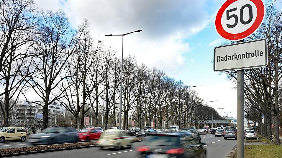 M&uuml;nchens Oberb&uuml;rgermeister Dieter Reiter (SPD) will am Mittleren Ring vorerst an Tempo 50 festhalten.