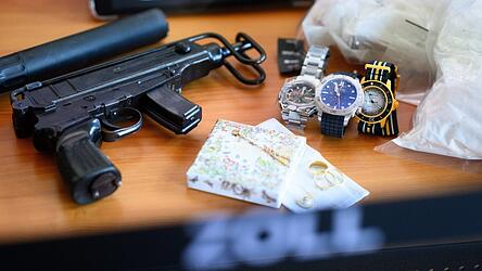 Das Bundeskriminalamt (BKA) warnt seit Jahren vor einer stabil hohen Bedrohung durch Drogen- und Menschenhandel, Geldw&auml;sche oder Cybercrime.