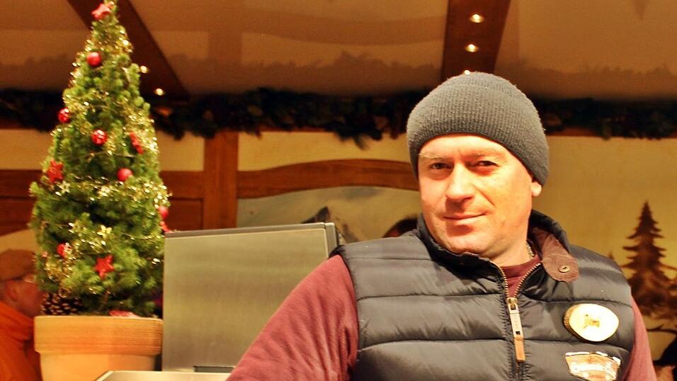 Am Donnerstagabend ist der Landshuter Christkindlmarkt eröffnet worden. Am Donnerstagabend ist der Landshuter Christkindlmarkt eröffnet worden.