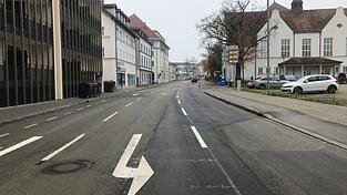 Zwischen Stetthaimerplatz und Persiluhr-Kreuzung kann der Verkehr jetzt wieder in beiden Richtungen fahren. Zwischen Stetthaimerplatz und Persiluhr-Kreuzung kann der Verkehr jetzt wieder in beiden Richtungen fahren.