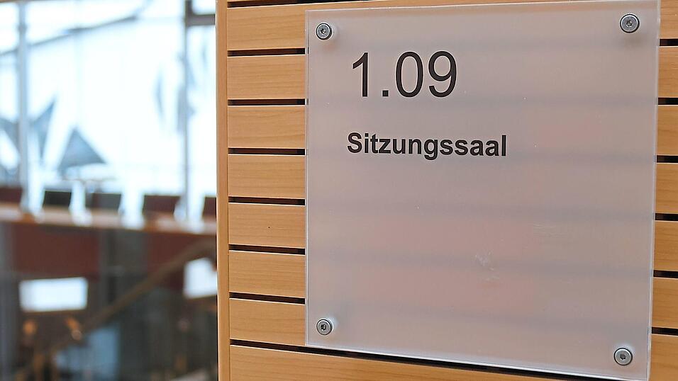 158 M&auml;nner und 80 Frauen bewerben sich auf 13 Listen um ein Mandat im Rodinger Stadtrat. 91 von ihnen kommen direkt aus Roding, 147 aus dem Umland, wobei manche Ortsteile schw&auml;cher vertreten sind als andere.