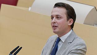 JFW-Landesvorsitzender Julian Preidl (Archivbild) sieht die Berufung von Manuel Knoll ins Kabinett als Antwort von CSU-Chef Markus Söder auf die Beliebtheit des Freie-Wähler-Ministers Fabian Mehring. JFW-Landesvorsitzender Julian Preidl (Archivbild) sieht die Berufung von Manuel Knoll ins Kabinett als Antwort von CSU-Chef Markus Söder auf die Beliebtheit des Freie-Wähler-Ministers Fabian Mehring.
