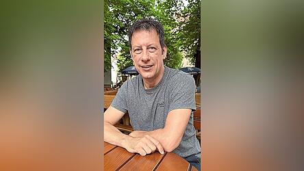 Bestens gelaunt: Wolfgang Stark arbeitet gerne mit den BL-Schiris.
