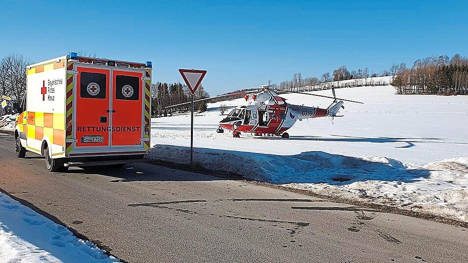 Bayerischer Sanka, b&ouml;hmischer Hubschrauber - ein Bergwachteinsatz in Rittsteig-Helmhof war die Premiere der organisierten, grenz&uuml;berschreitenden Rettung.