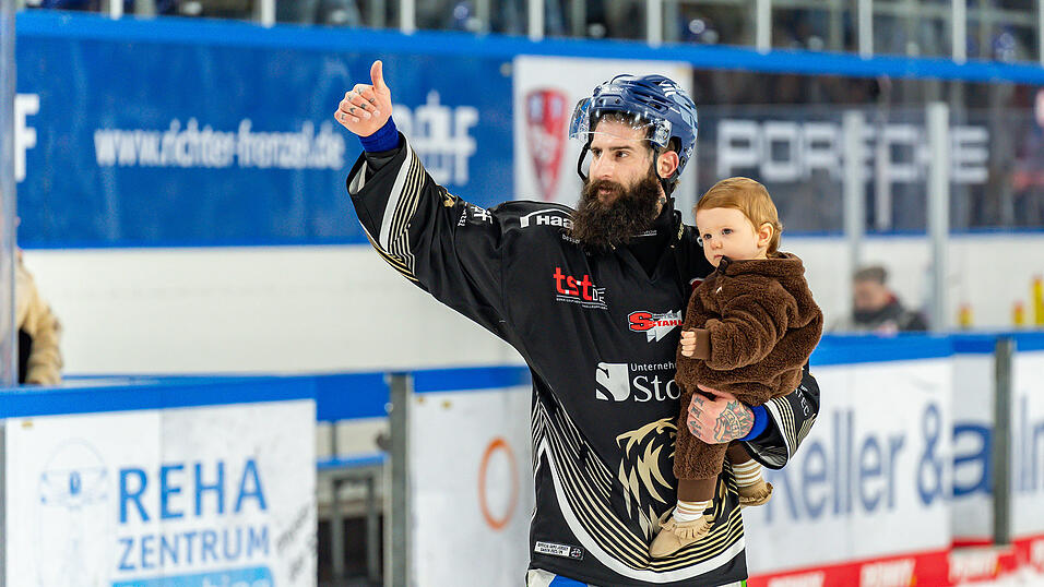 Bleibt dem Straubinger Eishockey als Nachwuchstrainer beim EHC erhalten: Cody Lampl. Bleibt dem Straubinger Eishockey als Nachwuchstrainer beim EHC erhalten: Cody Lampl.