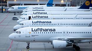 Stehen am Freitag wieder zahlreiche Lufthansa-Jets still? (Archivbild) Stehen am Freitag wieder zahlreiche Lufthansa-Jets still? (Archivbild)