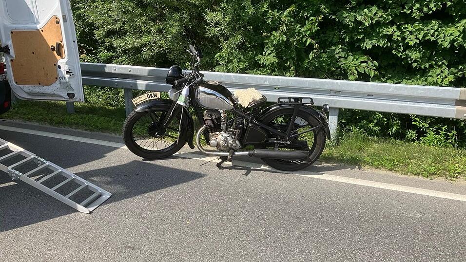 Ein Unfall zwischen zwei Motorrädern und einem Lkw passierte am Mittwochvormittag.