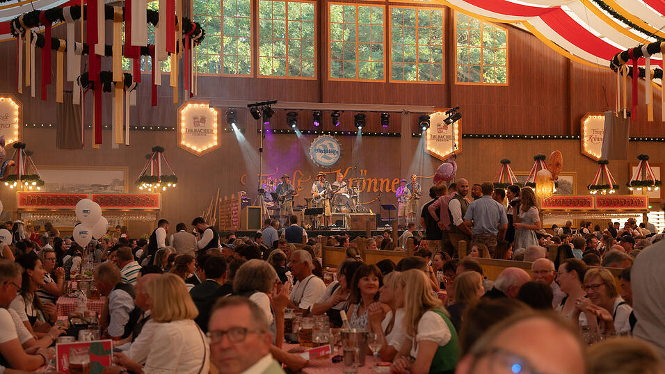 Die Partybilder vom Freitag, 11. August 2023, aus dem Festzelt Krönner. Die Partybilder vom Freitag, 11. August 2023, aus dem Festzelt Krönner.