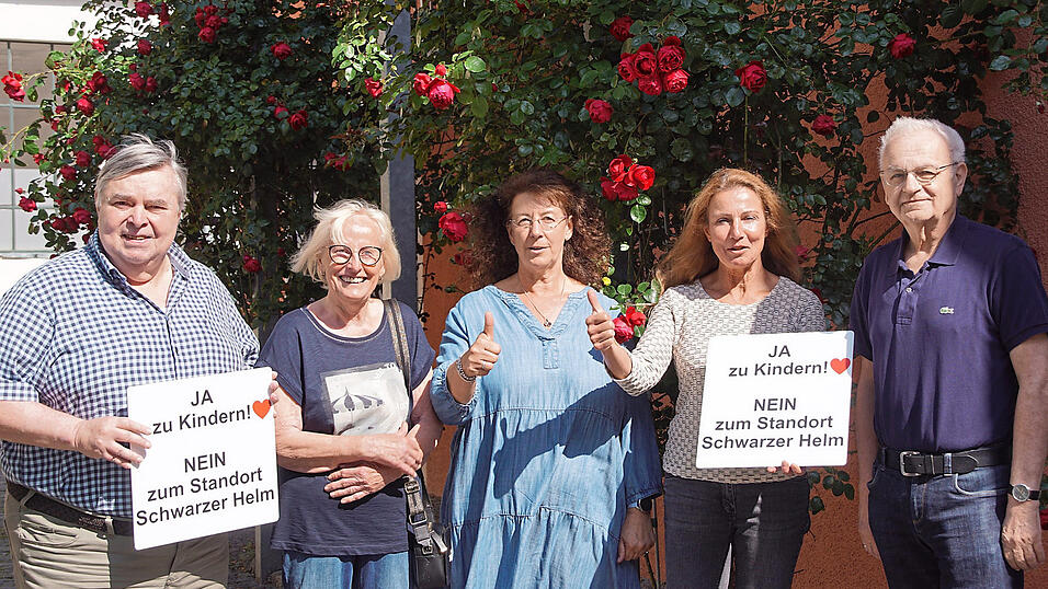 Kritisieren den Standort Schwarzer Helm (von links): Anton Rothfischer, Margit Binder, Renate Gruber, Heidrun Hofmann und Alfred Röhrl. Kritisieren den Standort Schwarzer Helm (von links): Anton Rothfischer, Margit Binder, Renate Gruber, Heidrun Hofmann und Alfred Röhrl.