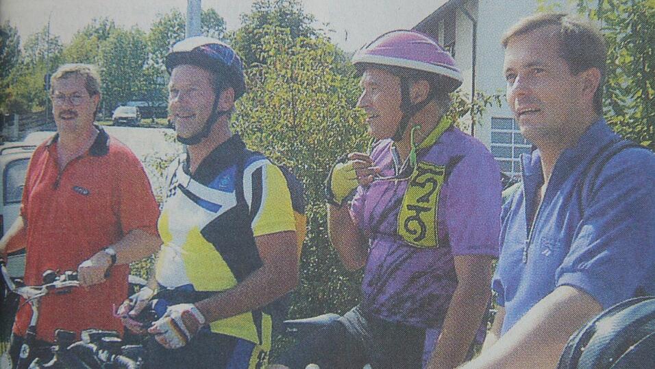 Staatsminister Erwin Huber (2. v. r.) war zur Eröffnung zu Gast in Landau. (Repro) Staatsminister Erwin Huber (2. v. r.) war zur Eröffnung zu Gast in Landau. (Repro)