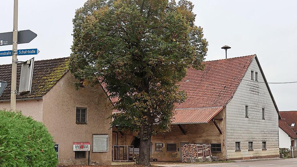 Auf dem Grundstück einer ehemaligen Hofstelle in Appersdorf könnten drei Mehrfamilienhäuser mit maximal 16 Wohnungen sowie zwei Einfamilienhäuser entstehen. Auf dem Grundstück einer ehemaligen Hofstelle in Appersdorf könnten drei Mehrfamilienhäuser mit maximal 16 Wohnungen sowie zwei Einfamilienhäuser entstehen.