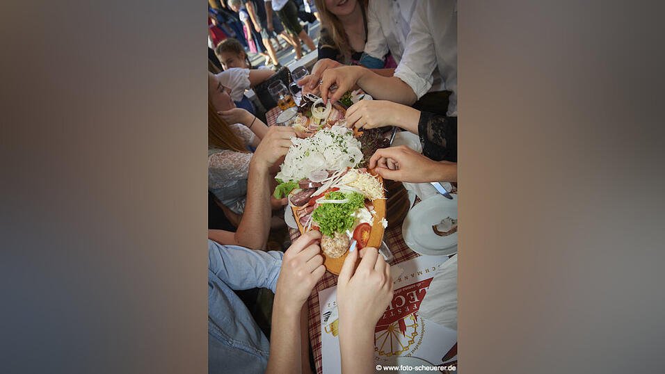 Die Partybilder von Dienstag, 16. August 2022, aus dem Festzelt Lechner.