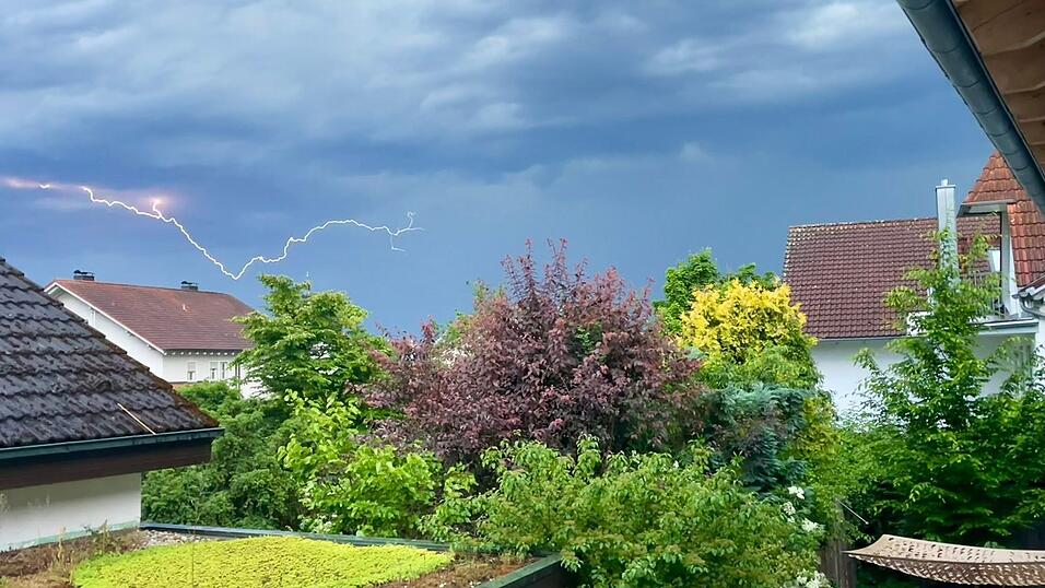 Ein Blitz über Straubing.