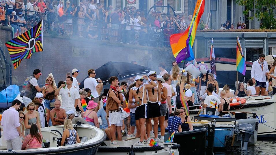 Die Canal Parade in Amsterdam am Samstag, 1. August 2026. Die Canal Parade in Amsterdam am Samstag, 1. August 2026.