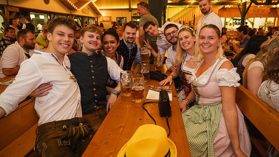 Die Partybilder vom Sonntag, 18. August, aus dem Festzelt Nothaft. Die Partybilder vom Sonntag, 18. August, aus dem Festzelt Nothaft.