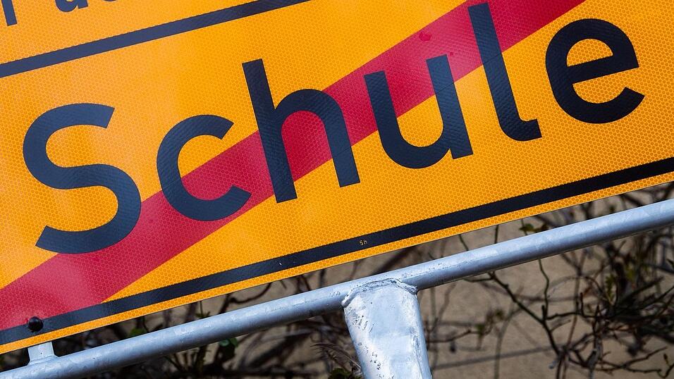 Soll ins Gef&auml;ngnis, wer die Schule schw&auml;nzte? (Symbolbild)