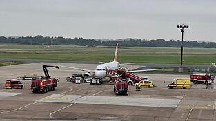 Kurz nach dem Start musste ein Flugzeug an den Flughafen Bremen zurückkehren. (Archivbild)