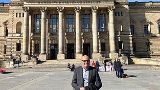 Bundesverwaltungsgericht prüft Lehrer-Mehrarbeit. Bundesverwaltungsgericht prüft Lehrer-Mehrarbeit.