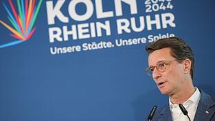 Ministerpr&auml;sident Hendrik W&uuml;st freut sich &uuml;ber die ersten Ergebnisse des Olympia-Votums.