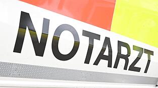 Ein Kleintransporter st&uuml;rzt in die Lechstaustufe in Urspring. F&uuml;r den 77-J&auml;hrigen am Steuer kommt jede Rettung zu sp&auml;t. (Symbolbild)