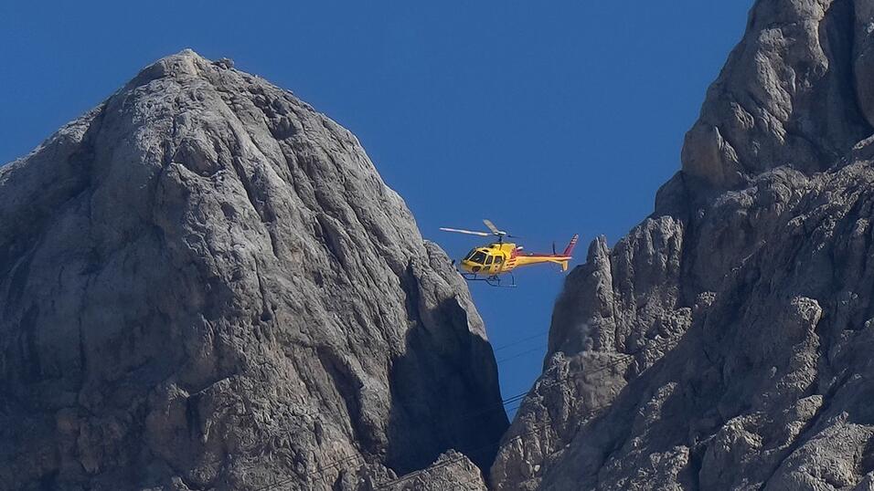 In den italienischen Alpen ist eine deutsche Bergsteigerin zu Tode gest&uuml;rzt. (Symbolbild)