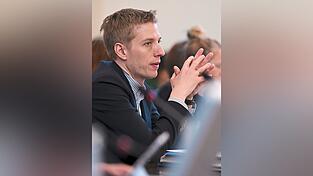 Dominik Krause muss vor seinem Amtsantritt als Oberb&uuml;rgermeister erst noch eine stabile Koalition schmieden.