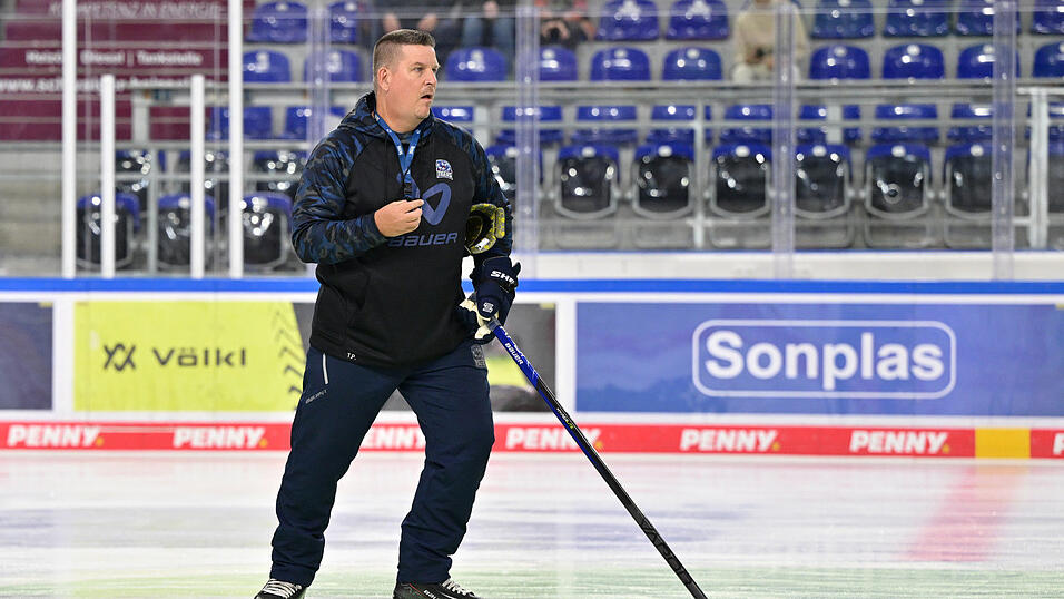 Einstimmung auf die neue Eishockey-Saison: Die Straubing Tigers beim Training.
