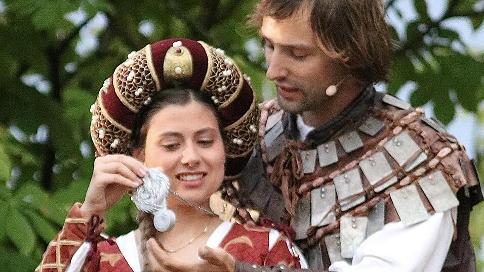 Eindr&uuml;cke vom Drachenstich 2025. Die Szenen zeigen die Gruppe &bdquo;blau&ldquo; der Spielschar.