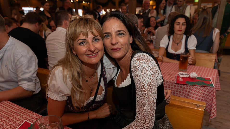 Die Partybilder vom Samstag, 12. August 2023, aus dem Festzelt Krönner. Die Partybilder vom Samstag, 12. August 2023, aus dem Festzelt Krönner.