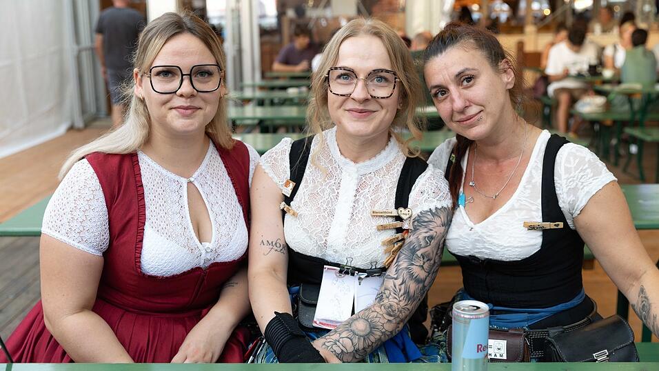 Die Partybilder vom Montag, 10. August, aus dem Festzelt Reisinger. Die Partybilder vom Montag, 10. August, aus dem Festzelt Reisinger.