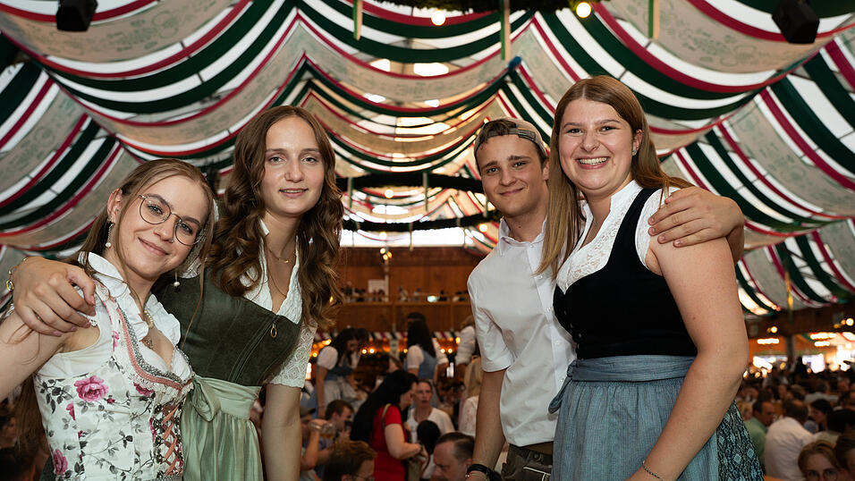 Die Partybilder vom Donnerstag, 13. August, aus dem Festzelt Weckmann. Die Partybilder vom Donnerstag, 13. August, aus dem Festzelt Weckmann.