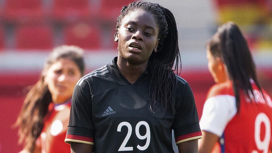 Unsere Nummer 14: Angreiferin Nicole Anyomi / Eintracht Frankfurt / 8 Länderspiele / 0 Tore Unsere Nummer 14: Angreiferin Nicole Anyomi / Eintracht Frankfurt / 8 Länderspiele / 0 Tore