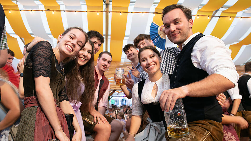 Die Partybilder vom Freitag, 15. August, aus dem Festzelt Nothaft. Die Partybilder vom Freitag, 15. August, aus dem Festzelt Nothaft.