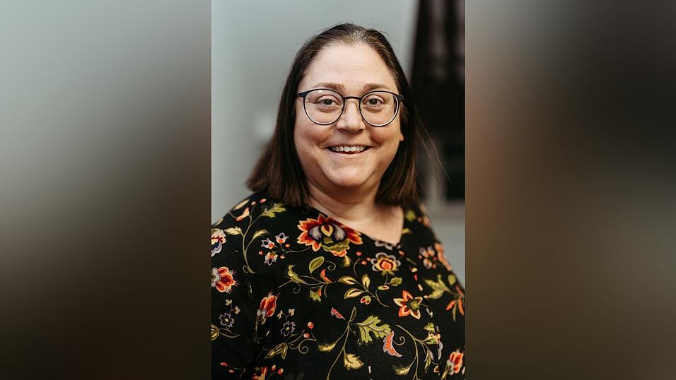 Vereinsvorsitzende Stephanie Lorenz freut sich &uuml;ber ein wieder hochengagiertes wie -ambitioniertes Ensemble auf und hinter der B&uuml;hne.