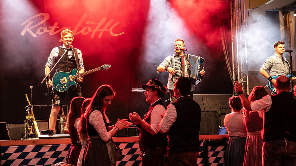 Die Partybilder vom Montag, 18. August, aus dem Festzelt Reisinger. Die Partybilder vom Montag, 18. August, aus dem Festzelt Reisinger.