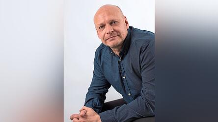 Der diplomierte Sozialp&auml;dagoge Enrico Bolz bietet in seiner Praxis f&uuml;r Psychotherapie nach dem Heilpraktikergesetz M&auml;nnerseminare an. &bdquo;Ein Mann zu werden, war f&uuml;r mich kein leichter Weg&ldquo;, sagt der Berufsbetreuer und Familienhelfer.