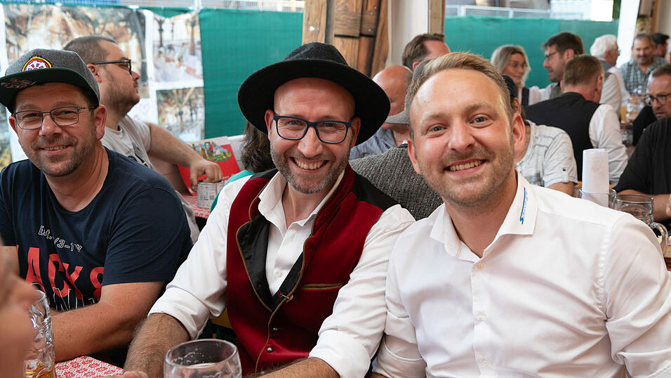 Die Partybilder vom Freitag, 8. August, aus dem Festzelt Greindl. Die Partybilder vom Freitag, 8. August, aus dem Festzelt Greindl.