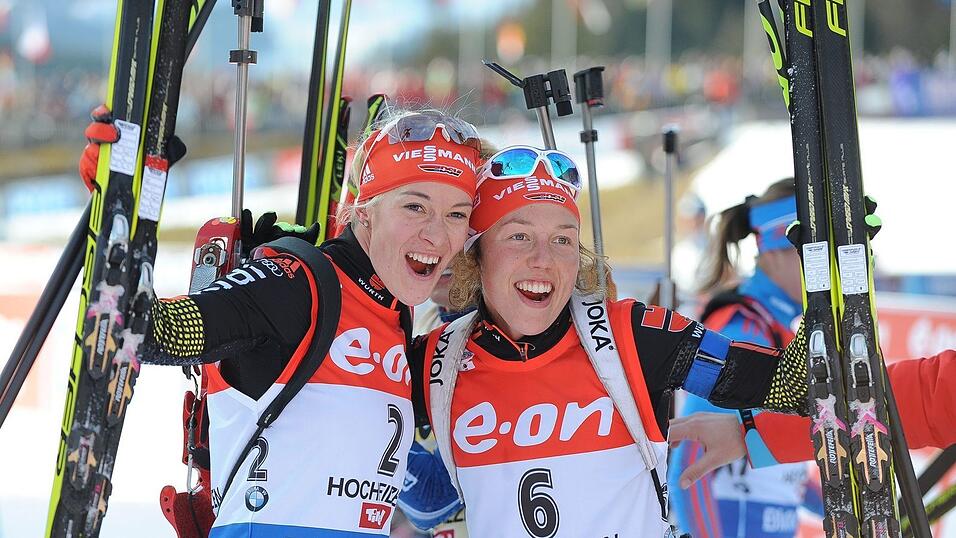 Sie verband eine enge Freundschaft: Maren Hammerschmidt (l) und Laura Dahlmeier. (Archivbild) Sie verband eine enge Freundschaft: Maren Hammerschmidt (l) und Laura Dahlmeier. (Archivbild)