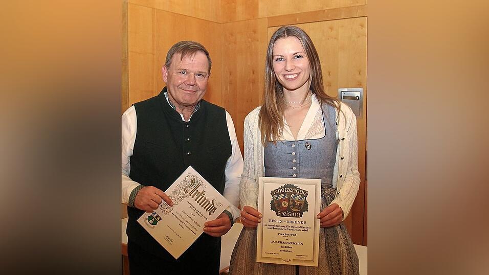 Urkunden gab es für Lea Wild und Herbert Halbinger. Urkunden gab es für Lea Wild und Herbert Halbinger.