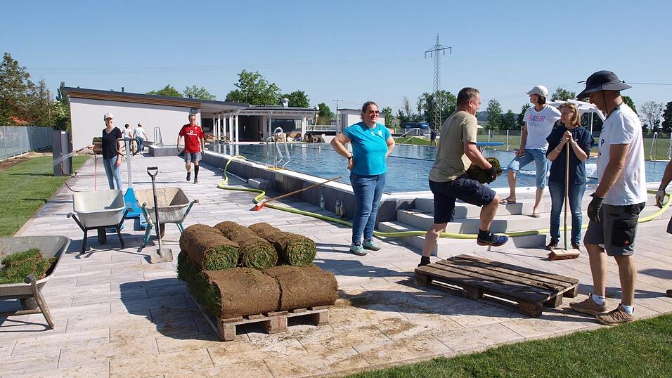 Engagiert arbeiteten die F&ouml;rdervereinsmitglieder am Samstag.