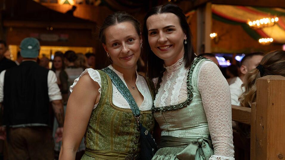 Die Partybilder vom Samstag, 8. August, aus dem Festzelt Weckmann. Die Partybilder vom Samstag, 8. August, aus dem Festzelt Weckmann.
