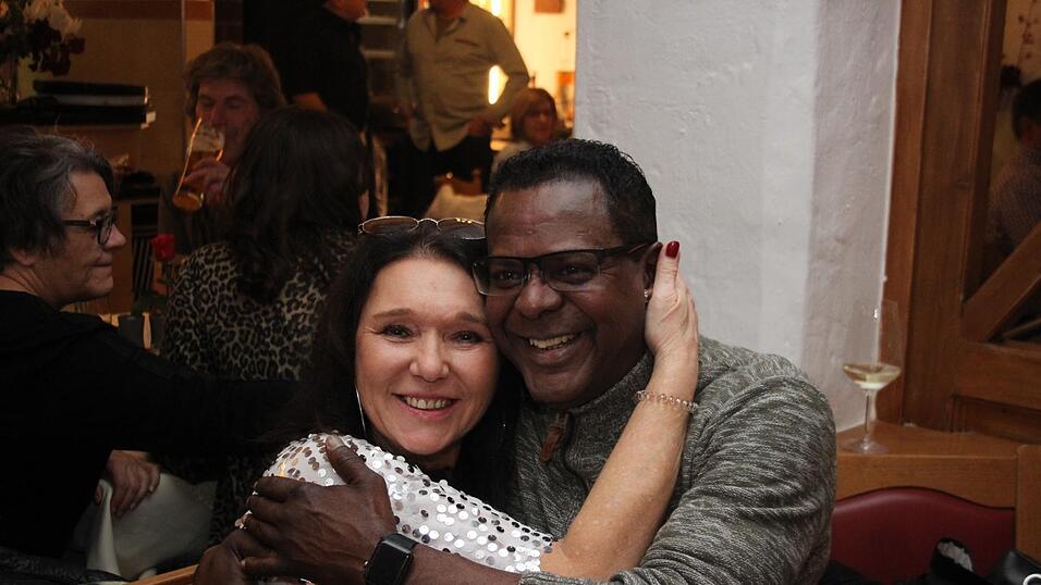 In der Landshuter Weinstube Isarklause fand am Samstag eine Schlagerparty statt. In der Landshuter Weinstube Isarklause fand am Samstag eine Schlagerparty statt.