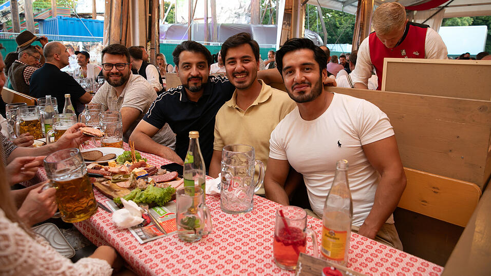 Die Partybilder vom Freitag, 8. August, aus dem Festzelt Greindl. Die Partybilder vom Freitag, 8. August, aus dem Festzelt Greindl.