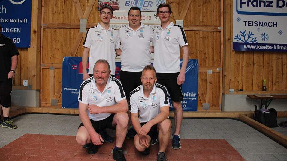 Trotz einer 3:1-F&uuml;hrung mussten sich die Buam aus dem Lamer Winkel am Ende dem TSV Hartpenning verdient mit 3:7 geschlagen geben.